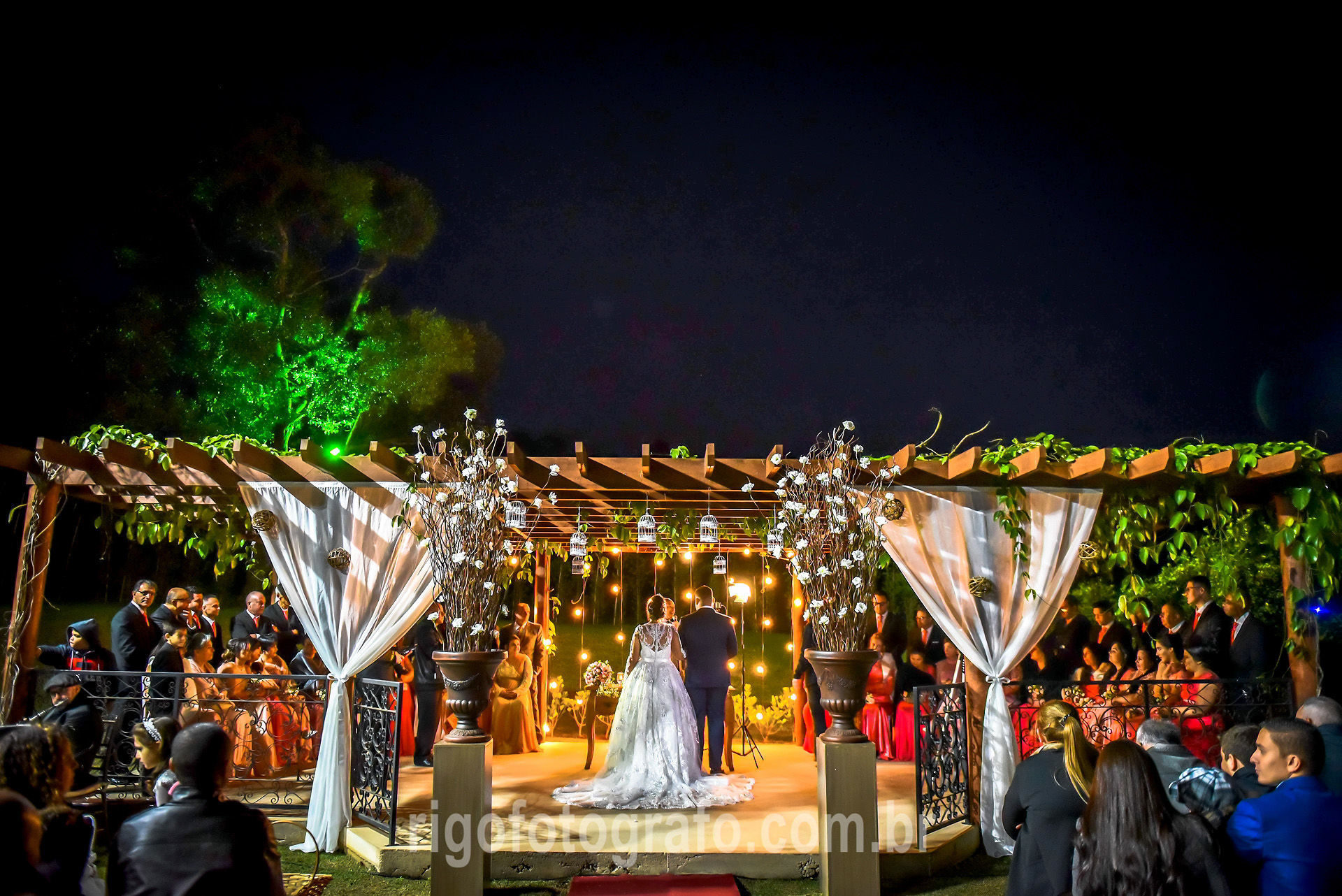 Foto Casamento à noite no campo Foto Casamento à noite no campo - Imagem 7
