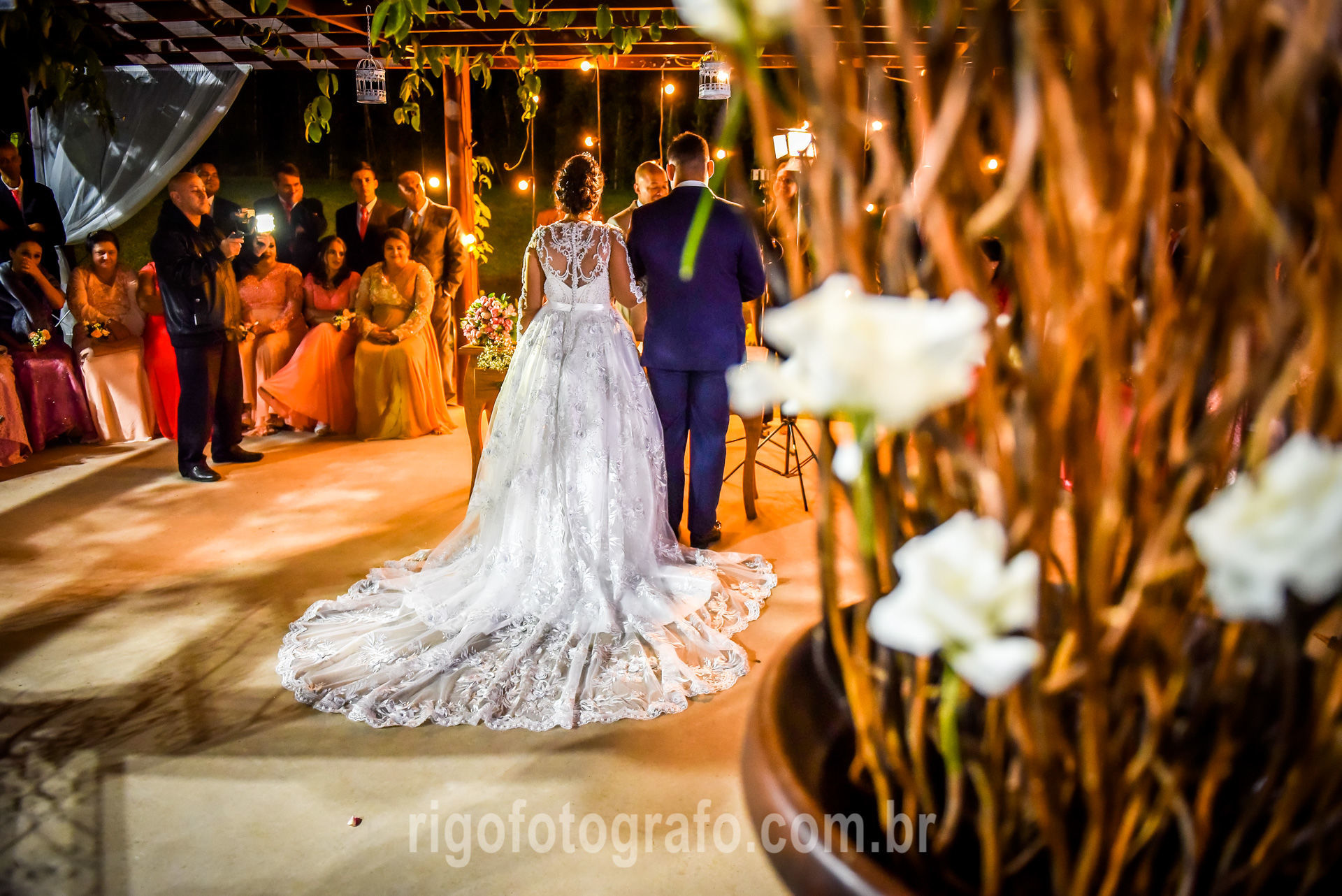 Foto Casamento à noite no campo Foto Casamento à noite no campo - Imagem 5
